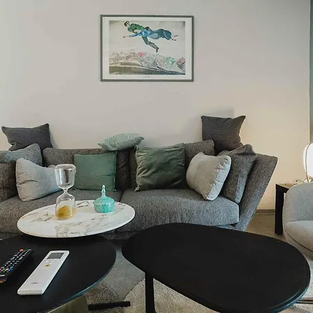Ee Luxury Apartman