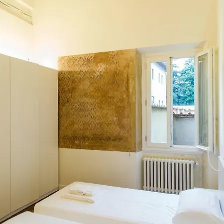 Ee Luxury Apartment