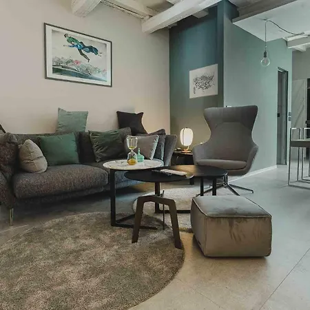 Ee Luxury Apartment *